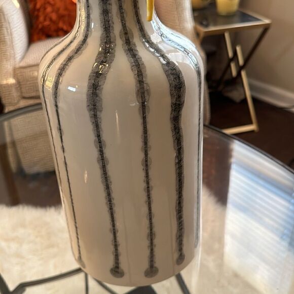 Custom-made Vase Faux Flower Arrangement - Picture 3 of 7